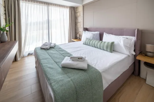 Read more about 14-Night Stay