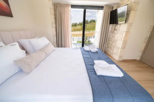 Double bedroom with direct balcony access